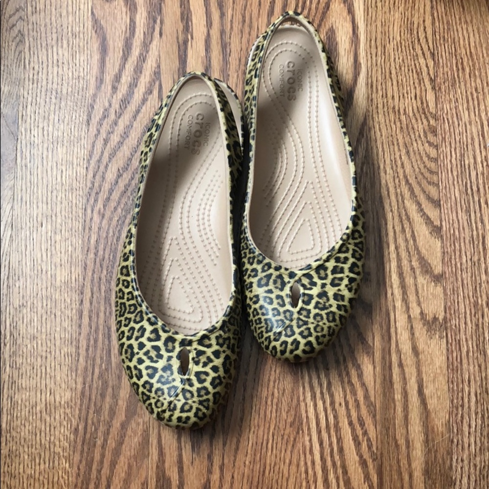 Crocs slide on casual dress